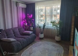 Продается 2-комнатная квартира, 60 м2, Ставрополь, Промышленный район, улица Рогожникова, 17