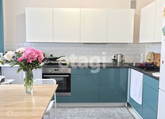 Сдам трехкомнатную квартиру, 60 м2, рабочий посёлок Кольцово, Никольский проспект, 12