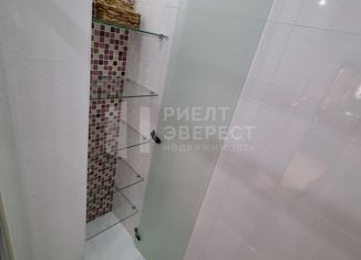 Сдам в аренду 2-ком. квартиру, 59 м2, Тула, улица Михеева, 19