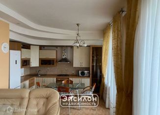 Продам трехкомнатную квартиру, 130 м2, Курск, улица Гайдара, 5