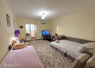 Продажа однокомнатной квартиры, 48 м2, Алушта, улица 60 лет СССР, 18