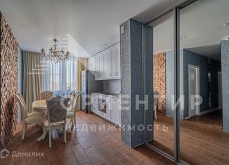Продаю 4-комнатную квартиру, 65 м2, Екатеринбург, улица Крауля, 170, улица Крауля