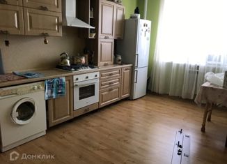 Сдача в аренду 2-ком. квартиры, 71 м2, Ульяновск, улица Радищева, 86