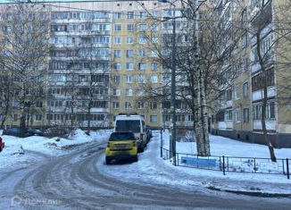 Продам трехкомнатную квартиру, 57.1 м2, Санкт-Петербург, улица Асафьева, 12к1, улица Асафьева