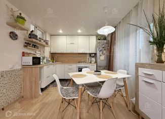 Продам 2-комнатную квартиру, 57 м2, городской посёлок Кузьмоловский, Школьная улица, 7А