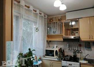 Сдается 1-ком. квартира, 35 м2, Артём, улица Ватутина, 12