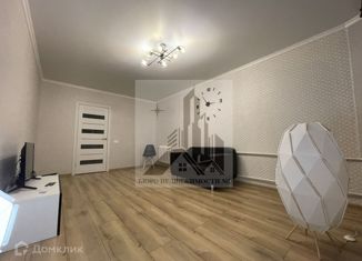 Продам 1-ком. квартиру, 35 м2, Тихвин, микрорайон 1А, 8
