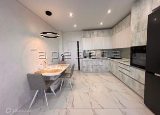 Продается 3-комнатная квартира, 66.1 м2, Красноярский край, улица Александра Матросова, 40