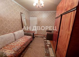 Продается трехкомнатная квартира, 65 м2, Нижний Новгород, улица Генерала Зимина, 20, метро Московская