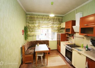 Продам трехкомнатную квартиру, 69 м2, Тюменская область, улица Зверева, 49