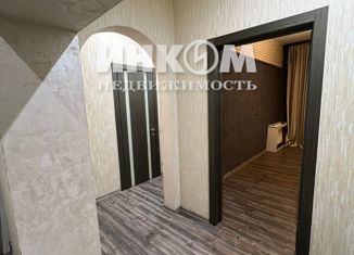 Продается 2-комнатная квартира, 60 м2, Москва, Новохохловская улица, 7, станция Новохохловская