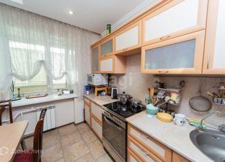 Продаю 2-ком. квартиру, 50.6 м2, Нижневартовск, проспект Победы, 18