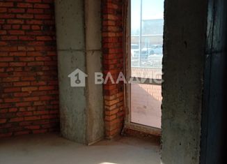 Продается 3-комнатная квартира, 78 м2, Артём, улица Фрунзе, 8/3