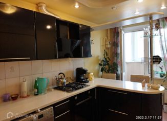 Продам трехкомнатную квартиру, 71.1 м2, Нижний Новгород, улица Маршала Казакова, 8, улица Маршала Казакова