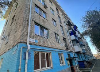 Продам 3-комнатную квартиру, 56 м2, Элиста, 1-й микрорайон, 1-й микрорайон, 1