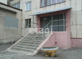 Продам 1-комнатную квартиру, 14 м2, Курган, улица Карла Маркса, 151, жилой район Центральный