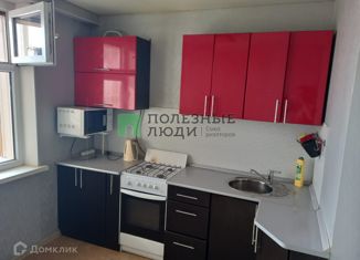 Сдам в аренду однокомнатную квартиру, 36 м2, Альметьевск, улица Гафиатуллина, 52