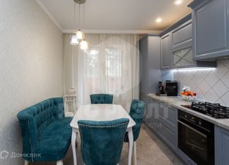 Трехкомнатная квартира на продажу, 95 м2, Калининград, улица Виктора Гакуна, 5