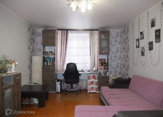 Продам 2-комнатную квартиру, 66 м2, Смоленск, улица Маршала Соколовского, 17