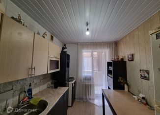 Продается 2-ком. квартира, 57 м2, Владикавказ, улица Генерала Дзусова, 20, Северо-Западный округ