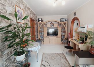 Продам трехкомнатную квартиру, 45 м2, Краснодарский край, улица Кириченко, 1