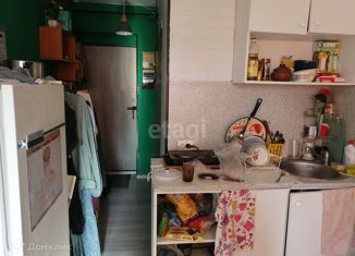 Продам 1-комнатную квартиру, 13.7 м2, Кемерово, проспект Ленина, 90, Центральный район