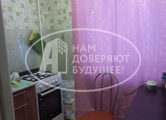 Трехкомнатная квартира на продажу, 56 м2, Лысьва, улица Орджоникидзе, 10Е