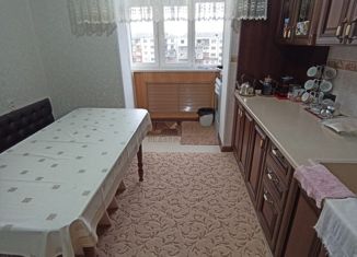 Продаю четырехкомнатную квартиру, 90 м2, Нальчик, Профсоюзная улица, 220, район Дубки