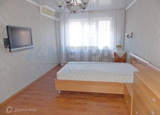 Сдается в аренду 3-комнатная квартира, 65 м2, Челябинск, улица Кузнецова, 21