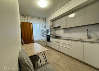 Сдается в аренду трехкомнатная квартира, 70 м2, Татарстан, улица Комиссара Габишева, 11