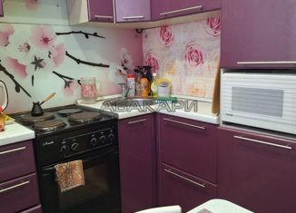 Сдается трехкомнатная квартира, 57 м2, Красноярск, Волгоградская улица, 11А, Ленинский район