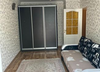 Сдаю в аренду однокомнатную квартиру, 30 м2, Симферополь, улица имени Мате Залки, 1