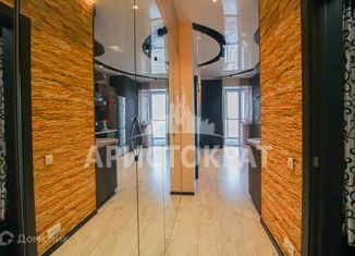 Продаю 2-комнатную квартиру, 45.5 м2, Владивосток, улица Калинина, 11А/1, ЖК Золотой Рог