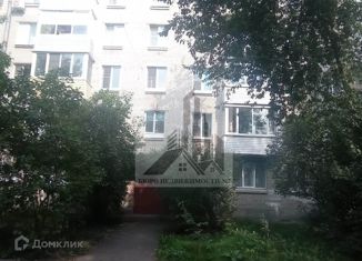 Продаю комнату, 86.5 м2, Петергоф, Эрлеровский бульвар, 14