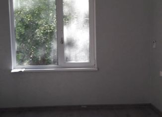 Продаю 2-комнатную квартиру, 43 м2, Сочи, микрорайон Макаренко, улица Макаренко, 39/2