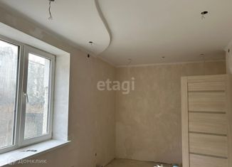 Продаю двухкомнатную квартиру, 42.1 м2, посёлок городского типа Куйбышево, Титова улица, 3