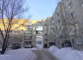 Продается 4-комнатная квартира, 79 м2, Новоалтайск, Прудская улица, 5