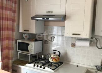 Продаю трехкомнатную квартиру, 49.2 м2, поселок городского типа Мирный, Школьная улица, 5