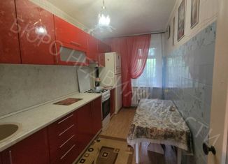 Продам 4-ком. квартиру, 77 м2, Балашов, улица Менделеева, 5