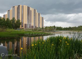 Продам двухкомнатную квартиру, 60 м2, посёлок Металлострой, Центральная улица, 19к3