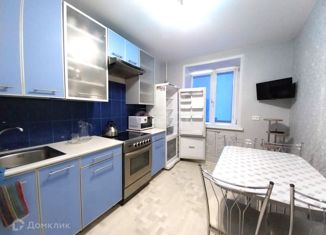 Продается 3-комнатная квартира, 64 м2, Кировская область, улица Володарского, 43