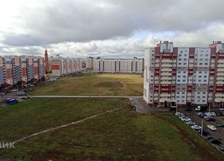 Продается 2-комнатная квартира, 49 м2, село Мариинский, Хвойная улица, 18