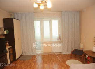 Продается 3-комнатная квартира, 72.6 м2, Челябинская область, улица Калинина, 15