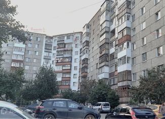 Продам 3-ком. квартиру, 63.5 м2, Свердловская область, Билимбаевская улица, 33