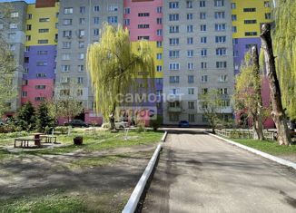 Продается 2-комнатная квартира, 47.6 м2, Брянская область, Красноармейская улица, 170Б