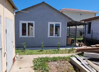 Продаю дом, 80 м2, Евпатория, Театральная площадь