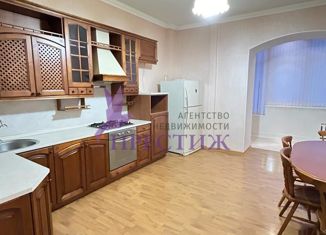 Продам трехкомнатную квартиру, 122 м2, Александров, Красный переулок, 17
