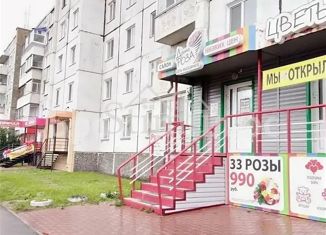 Продаю 2-комнатную квартиру, 53 м2, Абакан, улица Торосова, 12к2