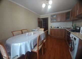 Продажа 2-комнатной квартиры, 64 м2, Владикавказ, 12-й микрорайон, Весенняя улица, 7к6