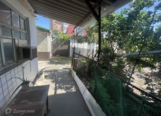 Продам 2-ком. квартиру, 38 м2, Темрюк, улица Володарского, 14